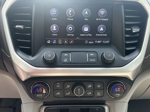 Used 2020 GMC Acadia SLT w/ Driver Alert Package II FWD image 30