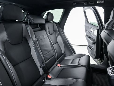 Used 2021 Volvo XC60 T6 R-Design w/ Advanced Package image 23