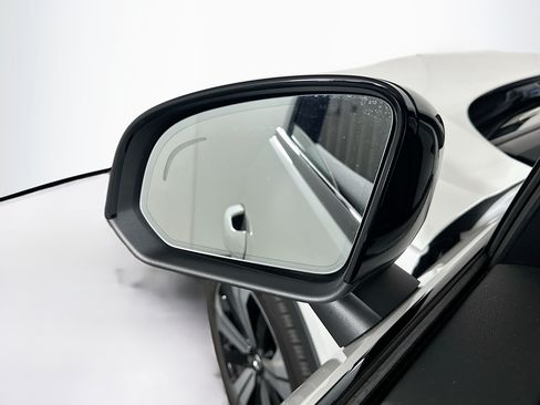 Used 2023 Volvo XC40 Recharge Plus AWD/4WD image 16