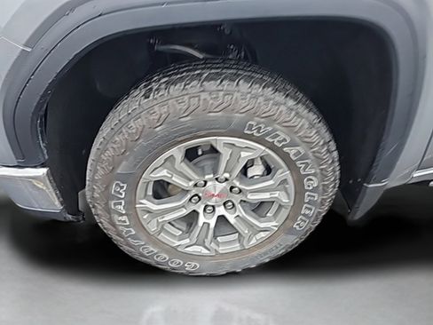 Used 2024 GMC Sierra 1500 SLE w/ Preferred Package AWD/4WD image 39