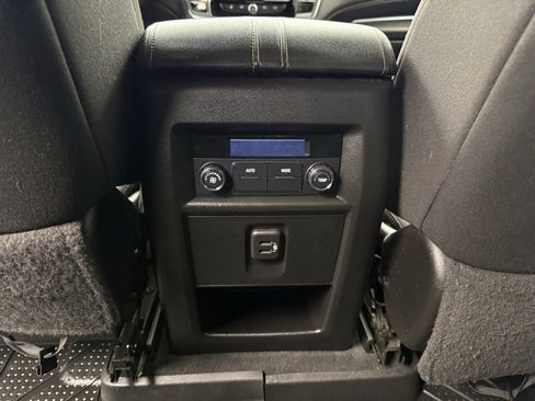 Used 2021 Chevrolet Traverse LT w/ LPO, Floor Liner Package image 44