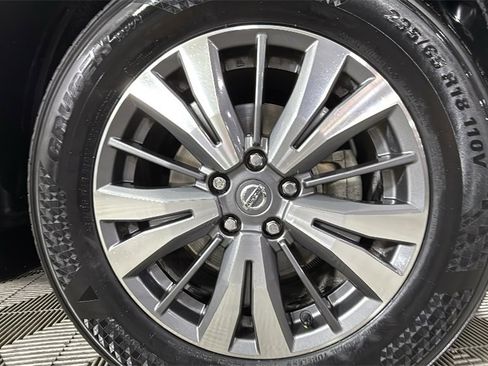 Used 2020 Nissan Pathfinder SV image 37