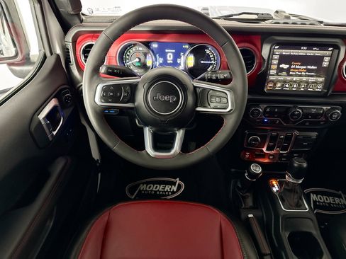 Used 2023 Jeep Wrangler Unlimited Rubicon 4xe AWD/4WD image 20