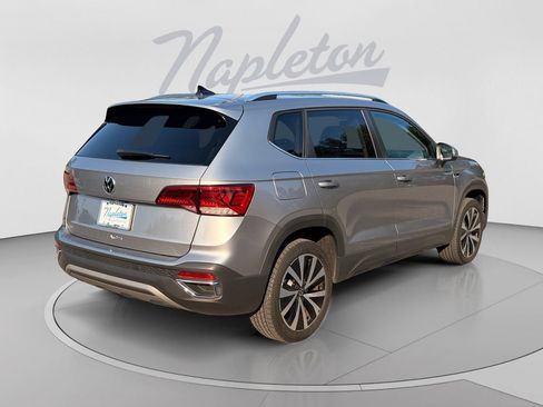 Used 2024 Volkswagen Taos SE FWD image 8