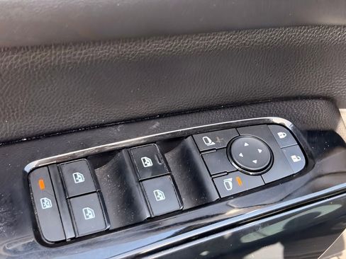 Certified 2022 Nissan Pathfinder SV FWD image 20