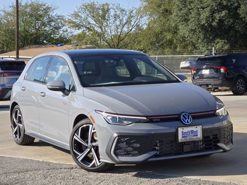New 2025 Volkswagen GTI SE image 2