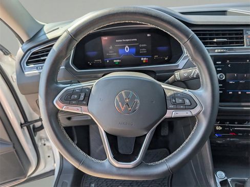 Used 2022 Volkswagen Tiguan SE image 22
