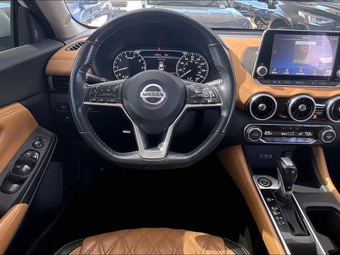 Used 2023 Nissan Sentra SV w/ SV Premium Package image 6