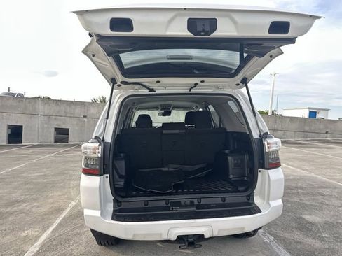 Used 2023 Toyota 4Runner SR5 AWD/4WD image 33