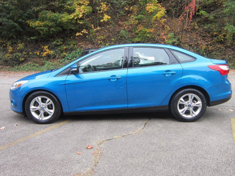 Used 2013 Ford Focus SE FWD image 2