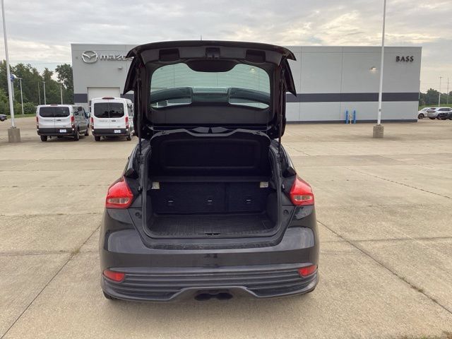 Used 2017 Ford Focus ST FWD image 17