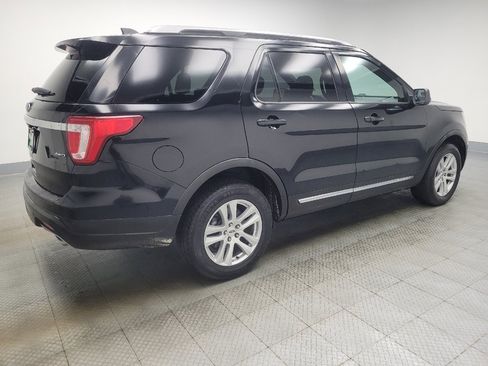 Used 2018 Ford Explorer XLT AWD/4WD image 10