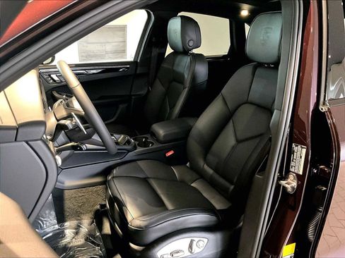 New 2026 Porsche Macan image 5