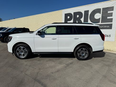 Used 2025 Ford Expedition Active AWD/4WD image 10