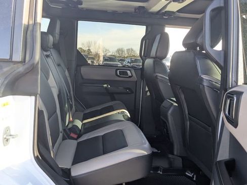Used 2024 Ford Bronco Wildtrak image 25