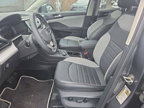 Certified 2023 Volkswagen Taos SEL image 10