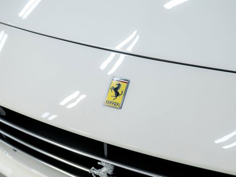 Used 2016 Ferrari California T image 17