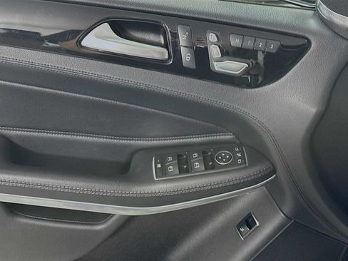 Used 2017 Mercedes-Benz GLS 550 4MATIC image 11