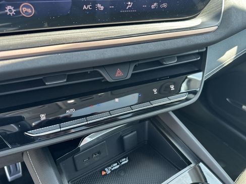 Certified 2024 Buick Envision Sport Touring AWD/4WD image 18