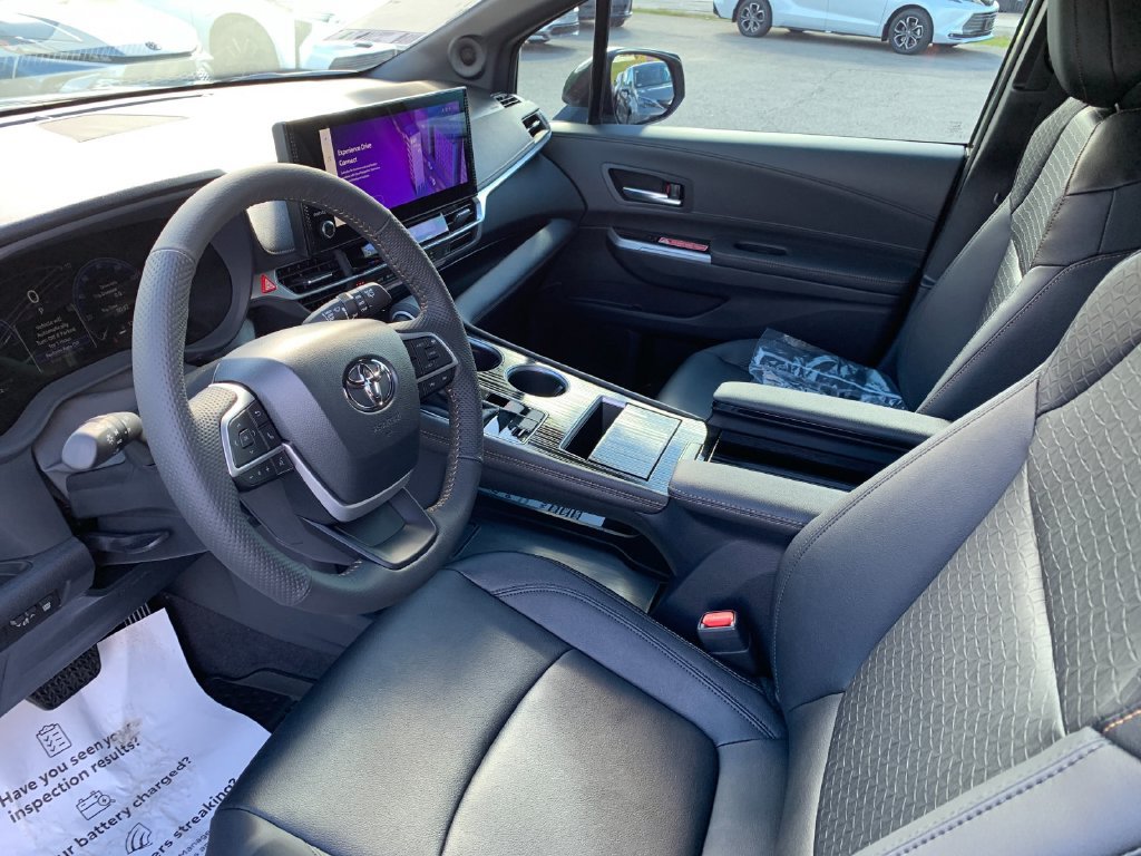 New 2026 Toyota Sienna XLE Woodland Edition AWD/4WD image 10