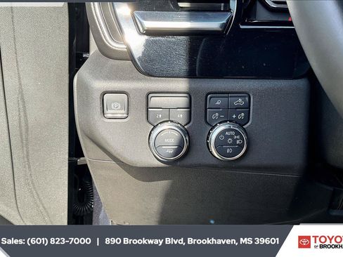 Used 2024 GMC Sierra 1500 SLT AWD/4WD image 23