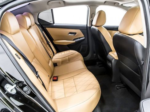 Used 2021 Nissan Sentra SV w/ SV Premium Package FWD image 33