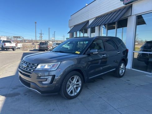 Used 2017 Ford Explorer Limited w/ Equipment Group 301A image 11