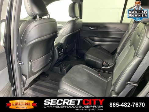 Used 2025 Jeep Grand Cherokee L Altitude AWD/4WD image 29