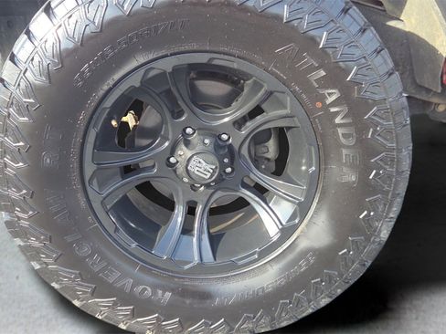 Used 2015 Jeep Wrangler Unlimited Sport w/ Quick Order Package 24S image 31