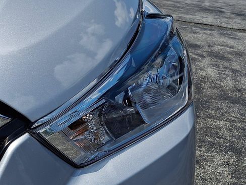 Used 2019 Nissan Kicks S FWD image 10