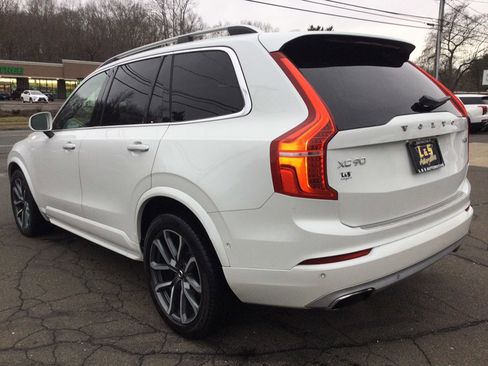 Used 2017 Volvo XC90 T6 Momentum w/ Vision Package image 8