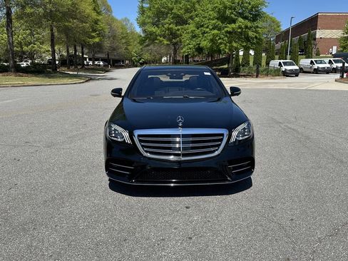 Used 2019 Mercedes-Benz S 560 Sedan image 3