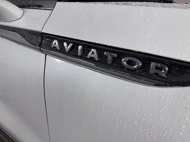 Certified 2023 Lincoln Aviator Reserve w/ Equipment Group 201A AWD/4WD image 17