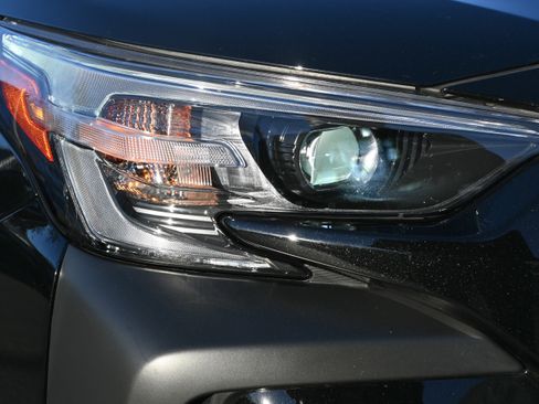 Certified 2025 Subaru Outback Limited image 11