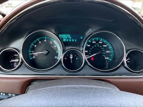 Used 2013 Buick Enclave Premium image 22