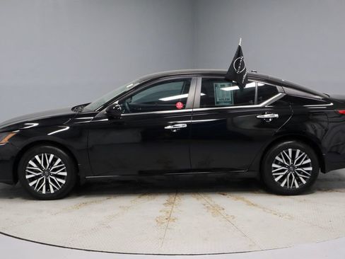 Used 2023 Nissan Altima 2.5 SV AWD/4WD image 8