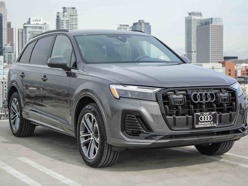 New 2026 Audi Q7 Premium image 3