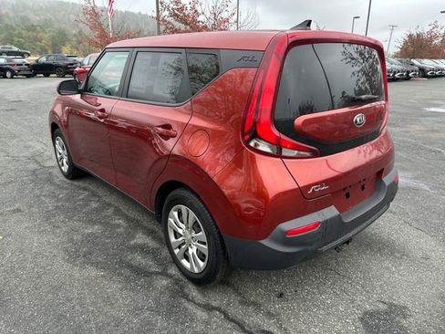 Used 2020 Kia Soul LX image 3