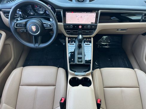 Certified 2026 Porsche Macan AWD/4WD image 6