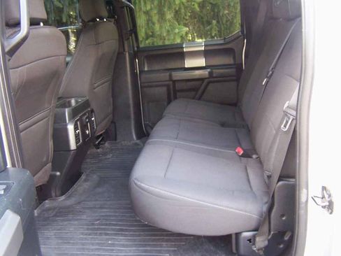 Used 2016 Ford F150 XLT w/ Equipment Group 302A Luxury image 8
