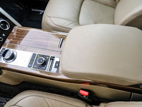 Used 2019 Land Rover Range Rover image 25