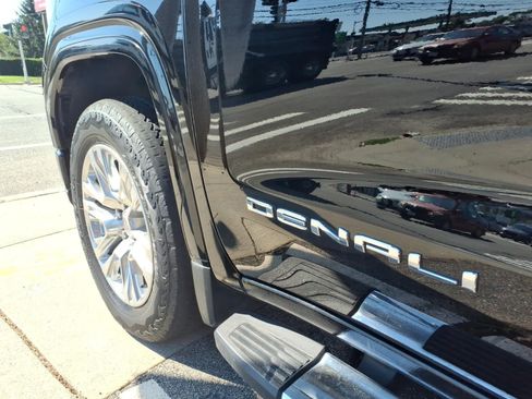 Used 2023 GMC Sierra 1500 Denali w/ Technology Package AWD/4WD image 12