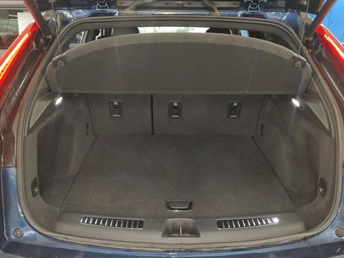 Used 2020 Cadillac XT4 Premium Luxury w/ Cold Weather Package image 21