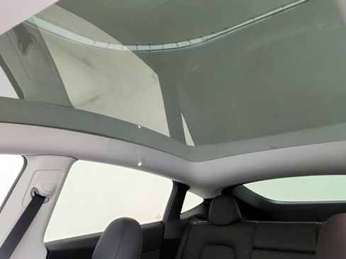 Used 2025 Tesla Model Y Long Range RWD image 70