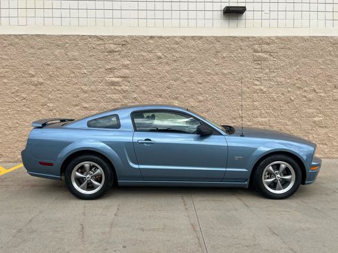 Used 2005 Ford Mustang GT Premium RWD image 6