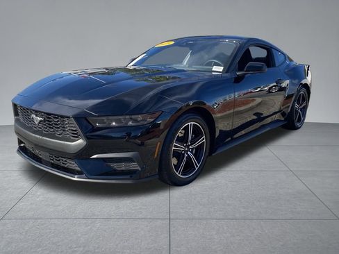 Used 2025 Ford Mustang Coupe image 3