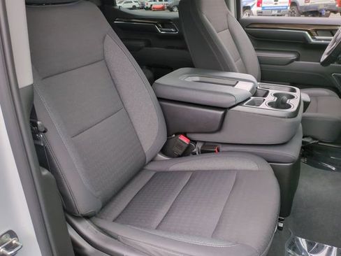 Used 2024 Chevrolet Silverado 1500 LT image 24