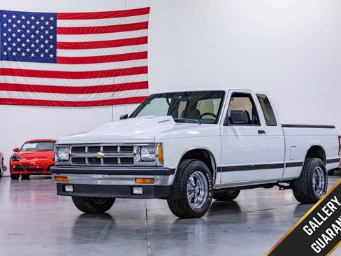 Used 1993 Chevrolet S10 Pickup 2WD Extended Cab image 1