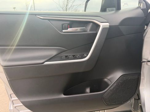 Used 2023 Toyota RAV4 XLE AWD/4WD image 9