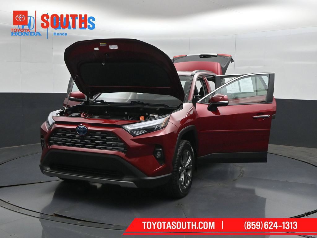 Used 2022 Toyota RAV4 Limited AWD/4WD image 57